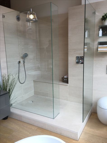 Home Decorating Ideas Bathroom #Steinoptik in einer #XXL #Dusche / Entdecken Sie neue Trends für bodenebene Du…